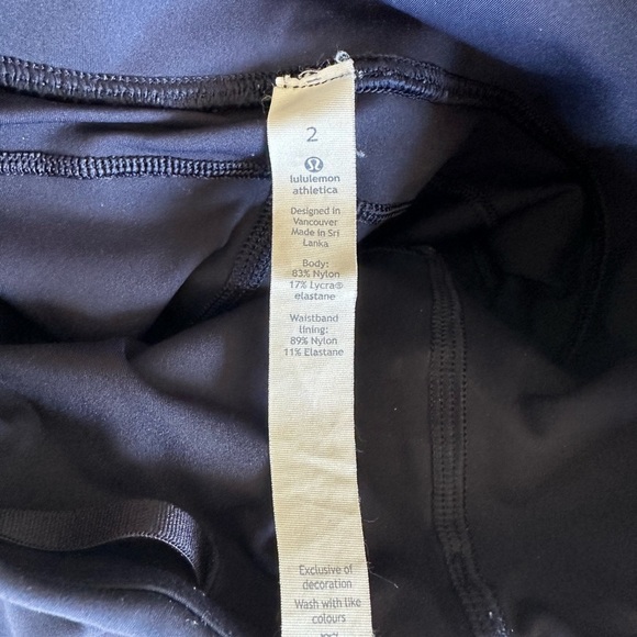 LuluLemon Fast & Free Crop (19") Midnight Navy, size 2 - Picture 5 of 7